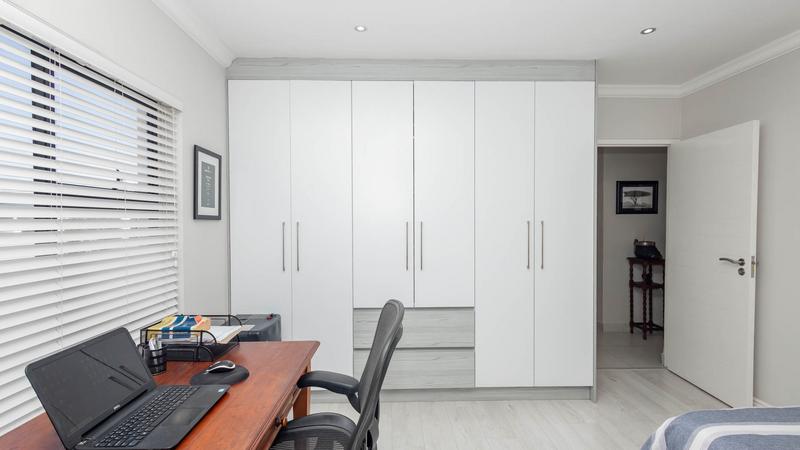 3 Bedroom Property for Sale in Sandy Point Western Cape